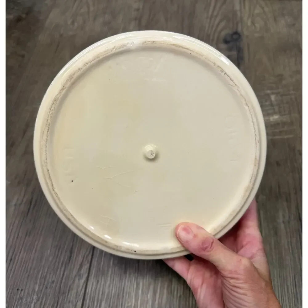 Nelson McCoy Pottery Company this vintage